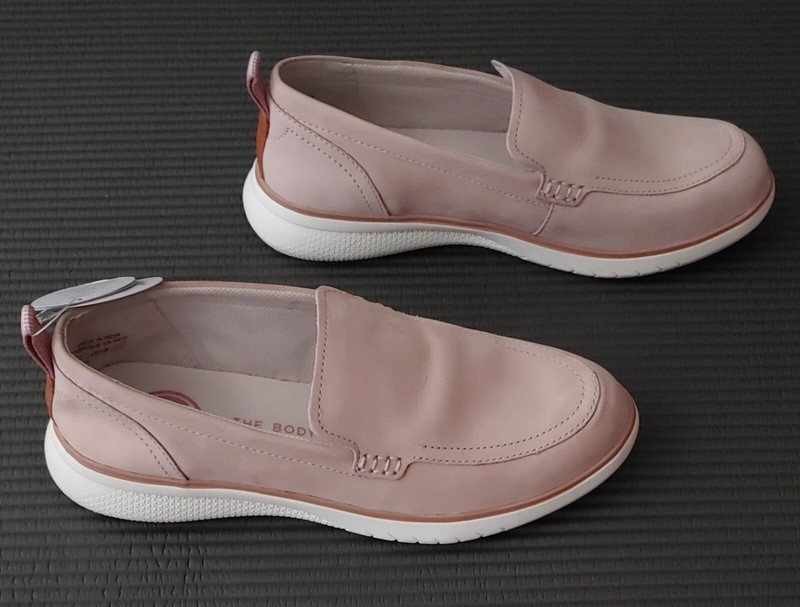 NWOB Ladies Hush Puppies Advance Body Shoe Comfort Slip-on Beige Pink Nubuck 8.5