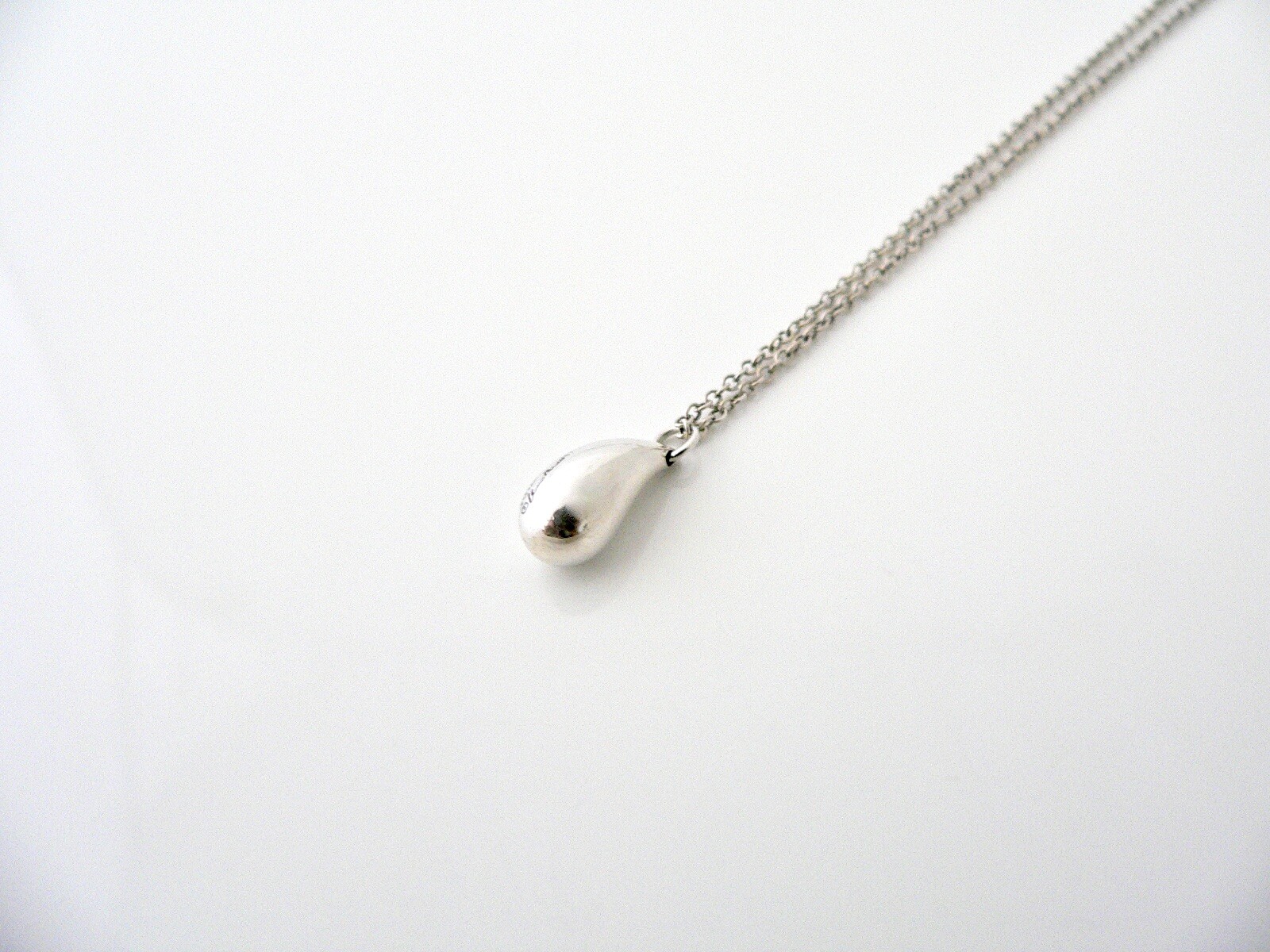 Tiffany & Co Teardrop Tear Necklace Pendant Charm Chain Gift Rare Peretti Silver