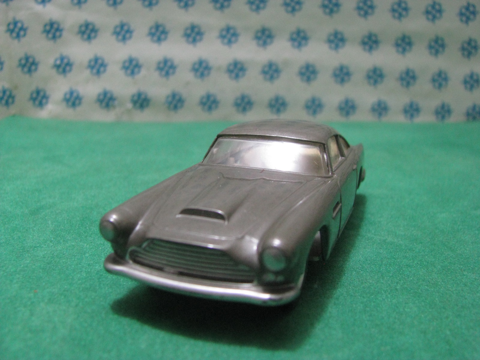 - Vintage Aston Martin DB4 Crema interno - 1 43 Solido Nº 111 serie 100 - Vintage Aston Martin DB4 Crema interno - 1 43 Solido Nº 111 serie 100