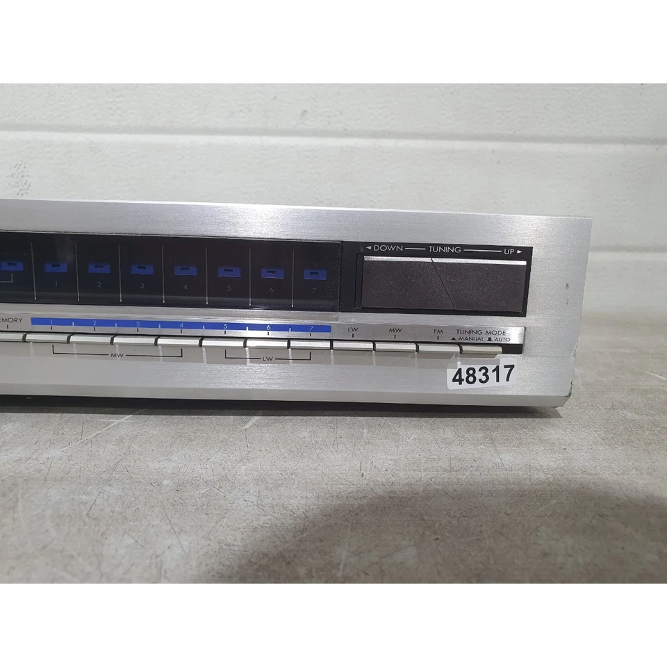 JVC T-X30L Quartz Synthesizer Stereo Tuner Silver FM/MW/LW LCD Display Portable - Image 4 of 4