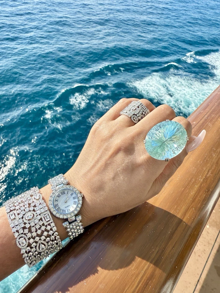 Ocean's Embrace, Impresionante 125ct Aguamarina de Brasil, Anillo Talla 7 Foto 4 de 4