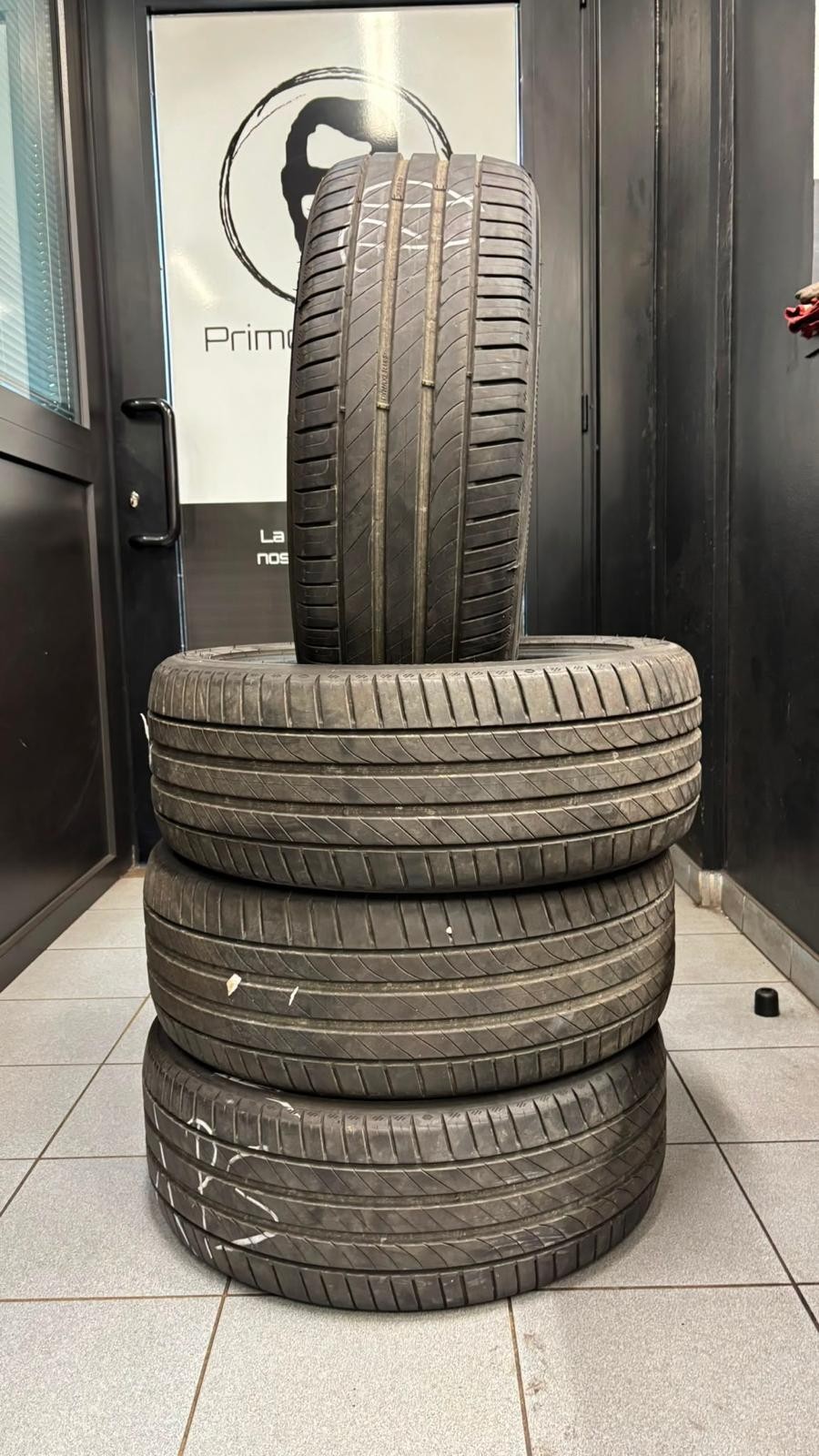 4 PNEUMATICI KLEBER DYNAXER UHP 225/45 R18 95 Y DOT 1123 BATTISTRADA 7MM