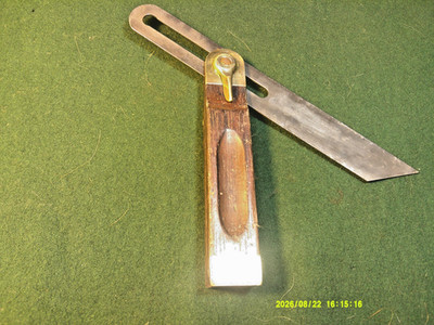 VINTAGE STANLEY NO. 25 8'' CARPENTER'S SLIDING BEVEL SQUARE