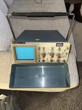Tektronix 2213 60MHz Dual Trace  Oscilloscope 