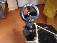 SNARK Clip On Guitar Tuner Guitar, Bass, Violin, Banjo tuner, used, excellent