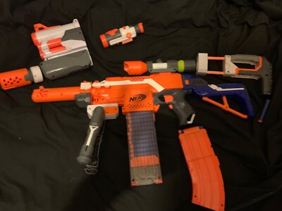 nerfgun mit Aufsätzen und Kugeln 