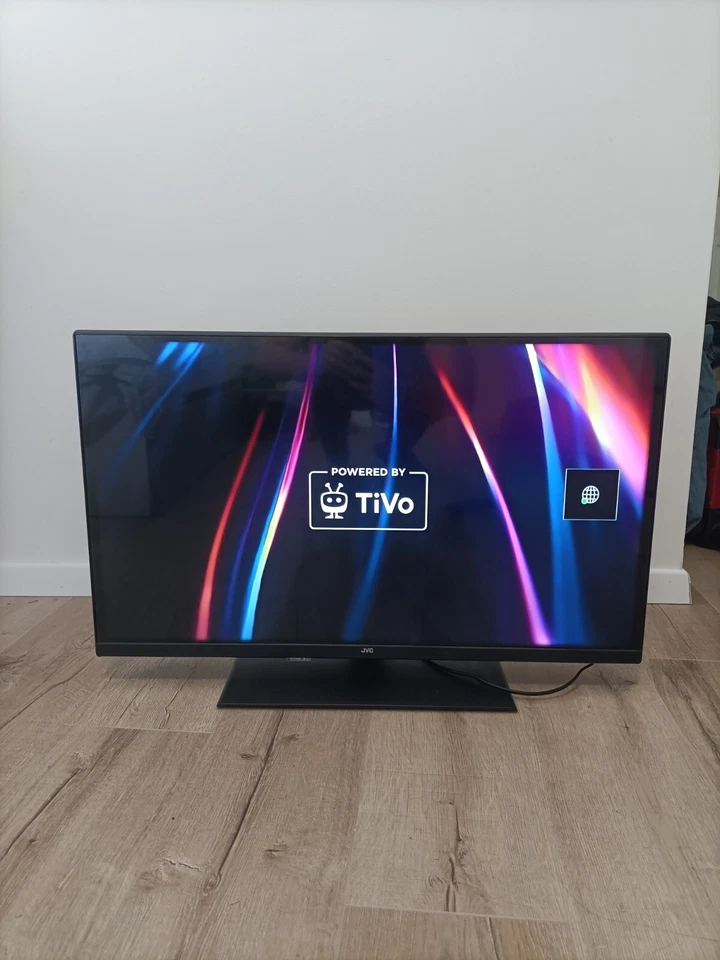 32" JVC LT-32VH5305 Foto 3 de 4