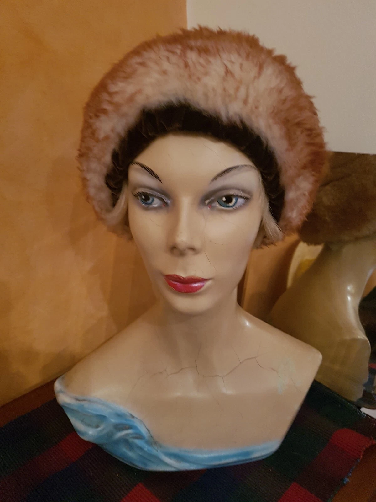 ON SALE Vintage 60s tip dyed sheepskin warm hat