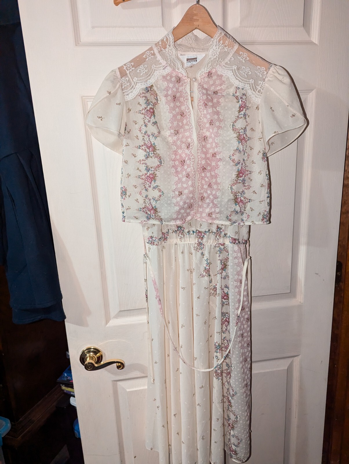 Picture 2 of 23