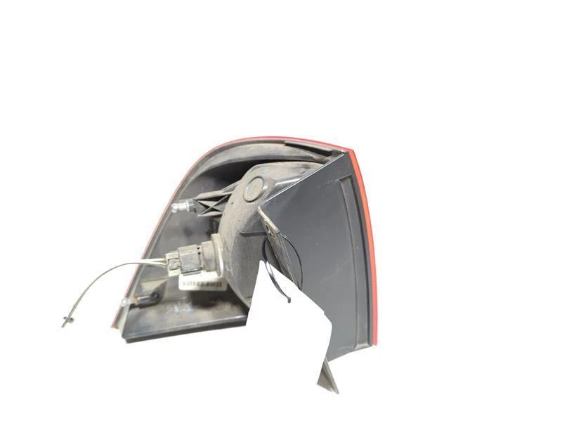 Conjunto de luz trasera exterior derecha usada se adapta a: Volkswagen Rabbit 2007 exterior derecha Ou Foto 2 de 4