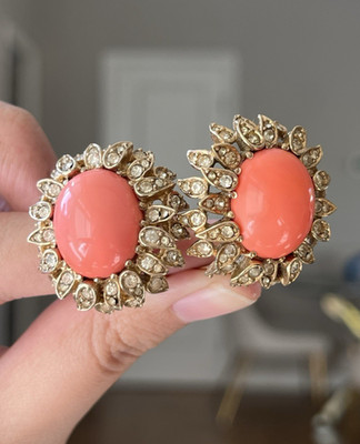 Vintage Ciner Sunflower Oval Coral Pink Glass Cabochon Rhinestone Clip Earrings