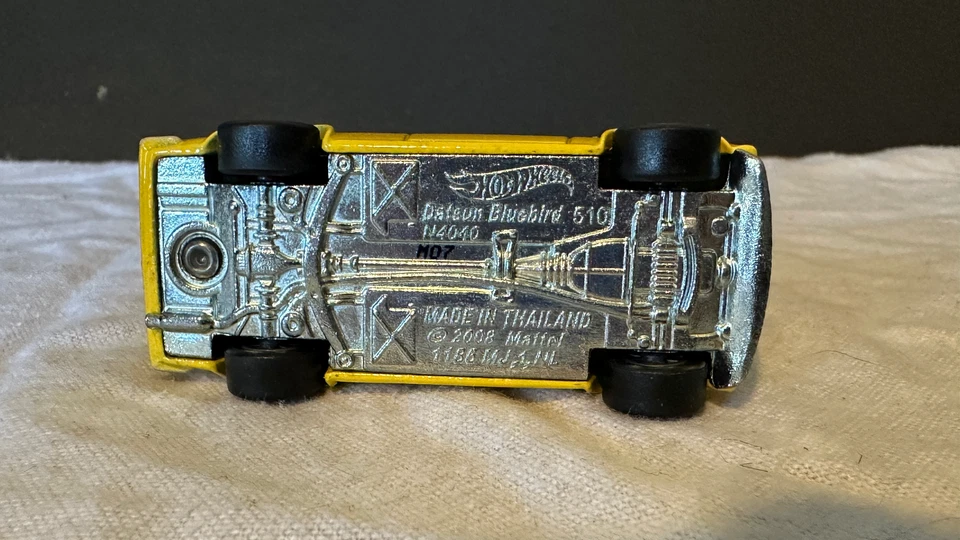 风火轮黄色 Datsun Bluebird 510 展示盒独家散装汽车 — 第 3/3 张图片