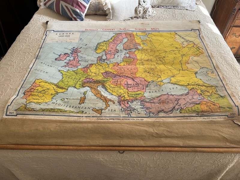 Vintage Denoyer Geppert Pull Down Social Science Map. Europe 1918-37. Rare