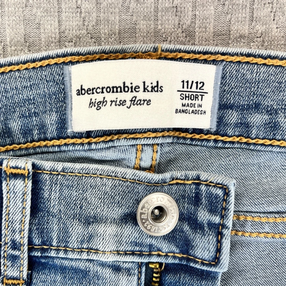 Pantalones de mezclilla Abercrombie Kids 11/12 (Mujeres petite 25X25) tiro alto pierna acampanada corte bota Foto 2 de 4
