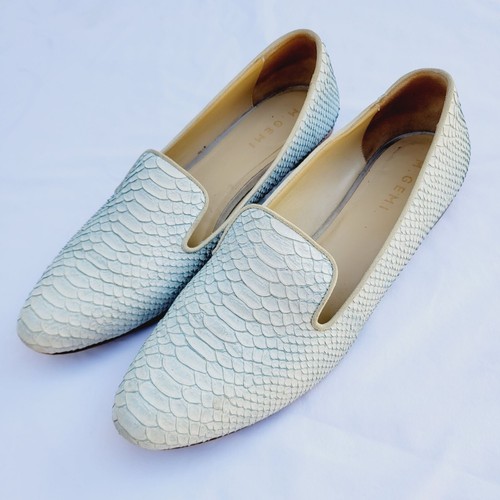 M. Gemi Women's Italian Blue Snake Textured Slip-on Loafer - size 10 - 第 1/9 張圖片