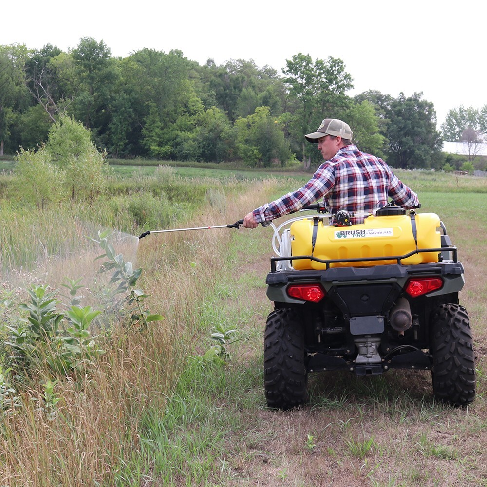 Master MFG 15 Gal Diesel Compatible Brush Pro Spot Sprayer - Flojet 1.6Gpm