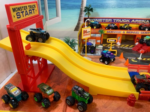 Micro Machines COMPLETE Monster Truck Tuff Trax Arena Playset - RARE - Picture 2 of 13