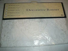 NEW Bess Home 36" White Table Runner Floral BEAUTIFUL (12)