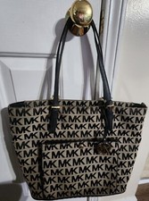 MICHAEL KORS JET SET MK Signature  Jacquard MD PKT MF Tote Bag