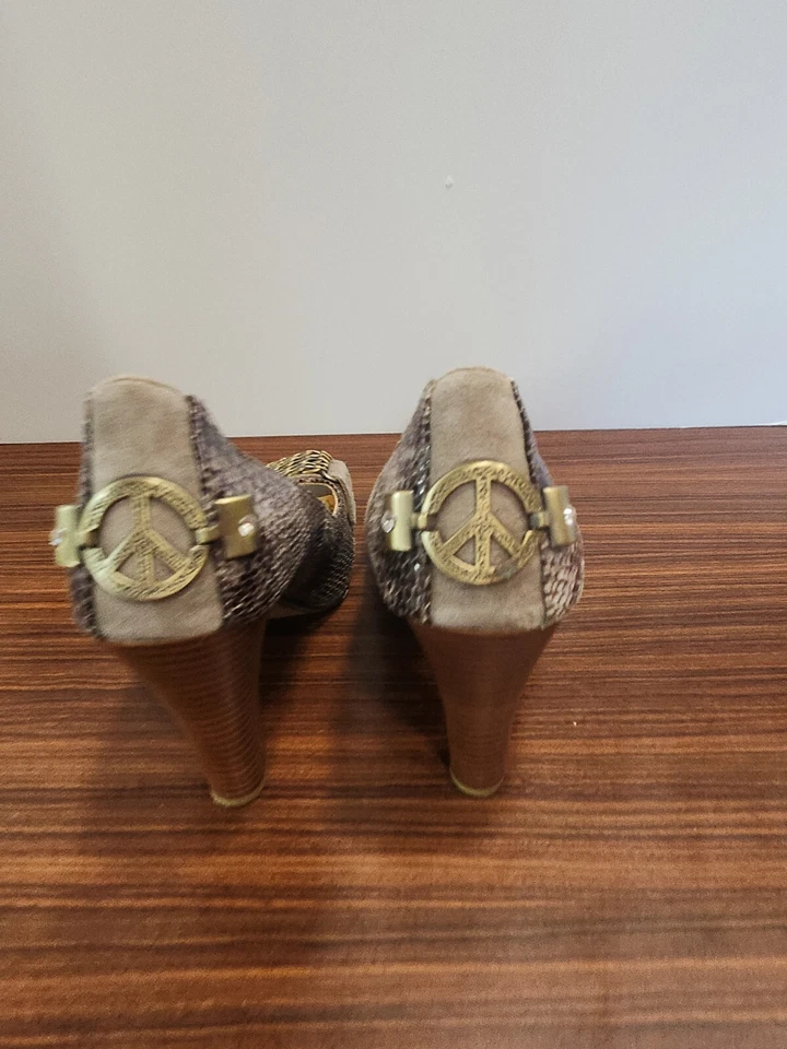 Zapatos de tacón Naughty Monkey para mujer talla 6,5 M púrpura gris cadena serpiente Foto 4 de 4