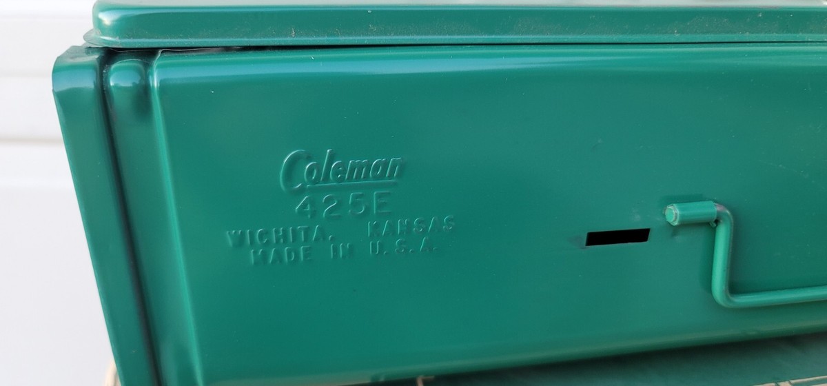 Vintage COLEMAN 2 BURNER CAMP STOVE 425E499 1973 VERY CLEAN In Box