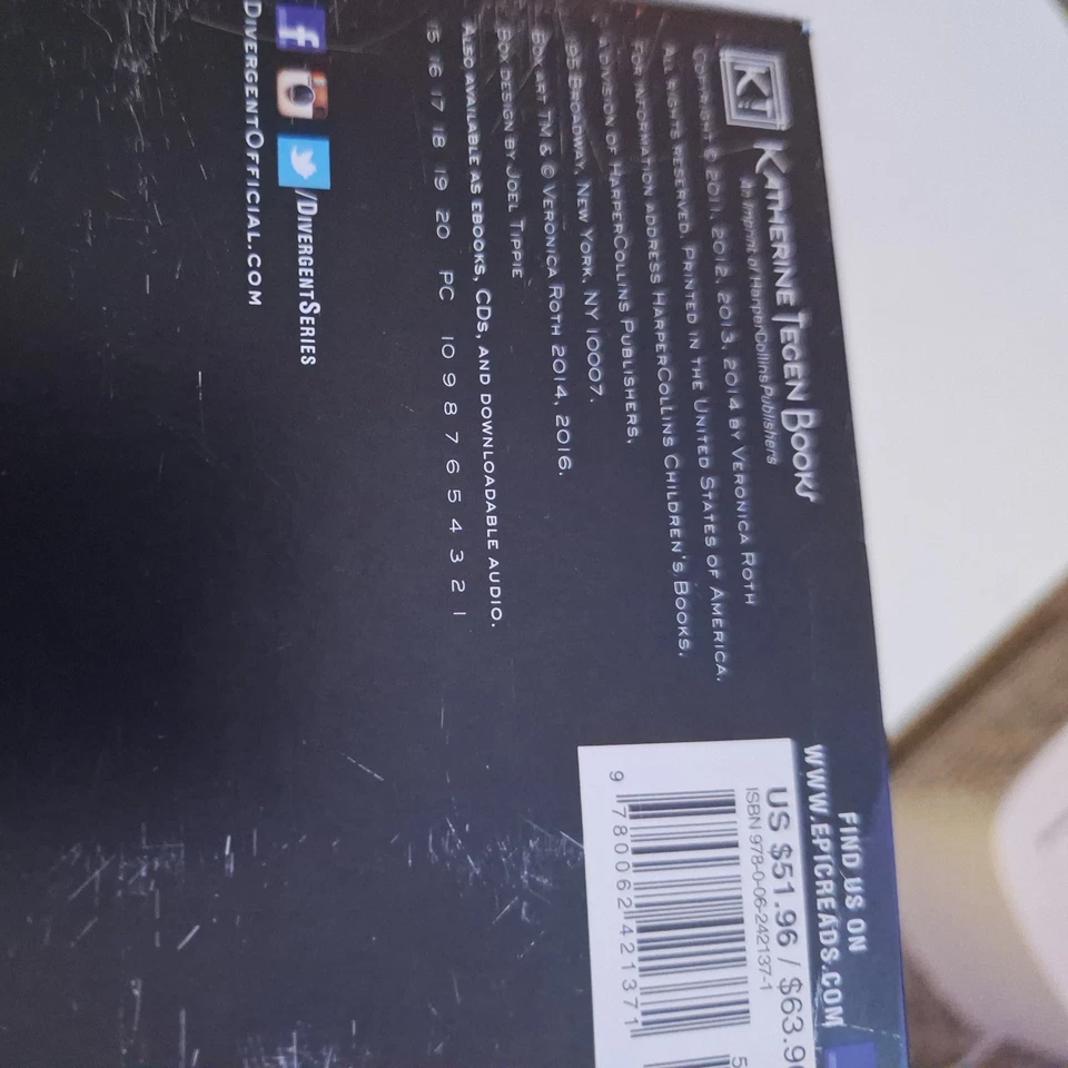 Divergent Series Box Set paperback Books First Edition Veronica Roth VERY GOOD - Image 3 of 4