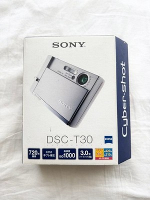 SONY Cyber-shot DSC-T30デジタルカメラ ＋ メモリー1GB Sony Cyber-shot DSC-T30 Digital Camera 7MP with 1GB Memory Card