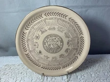 Homer Laughlin Jubilee 1953 Calendar Plate Gold Trim Vintage *Por Excelente*