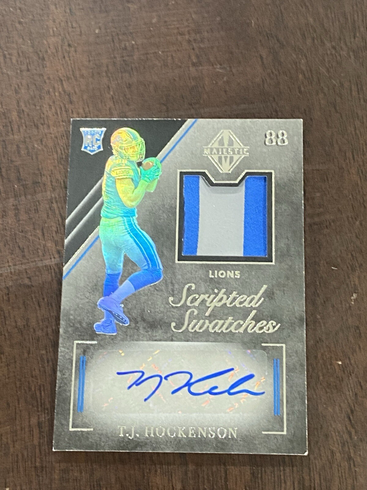 TJ Hockenson Panini Majestic #119 Autograph Material