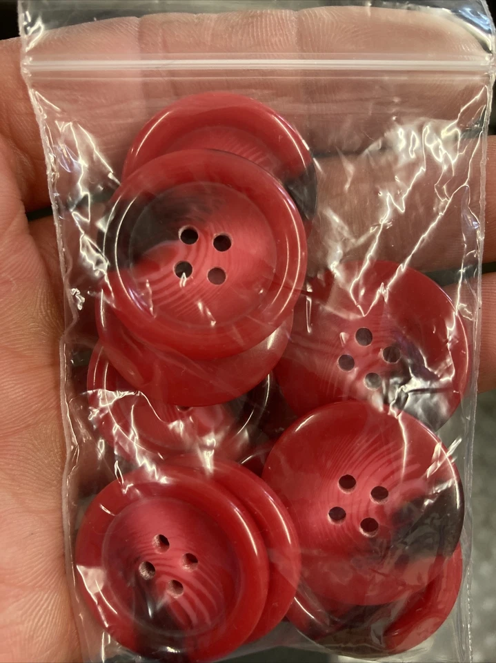 Horn Effect Red / Wine 25mm / 40L Polyester Buttons Pack Of 10 - Image 4 of 4