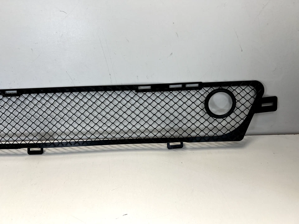 2006 - 2011 Aston Martin V8 Vantage Front Lower Bumper Grille Mesh OEM - Изображение 2 из 4