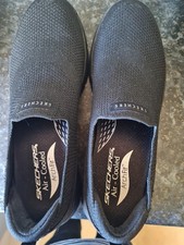 Ladies Skechers Air Cooled Arch Fit Size 6