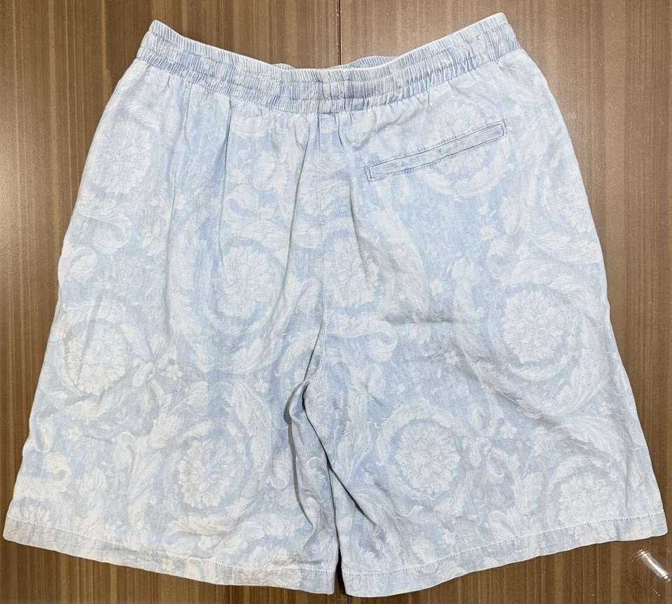 Shorts cambraia masculino Versace estampa barroca tamanho 48 médio - Imagem 2 de 4