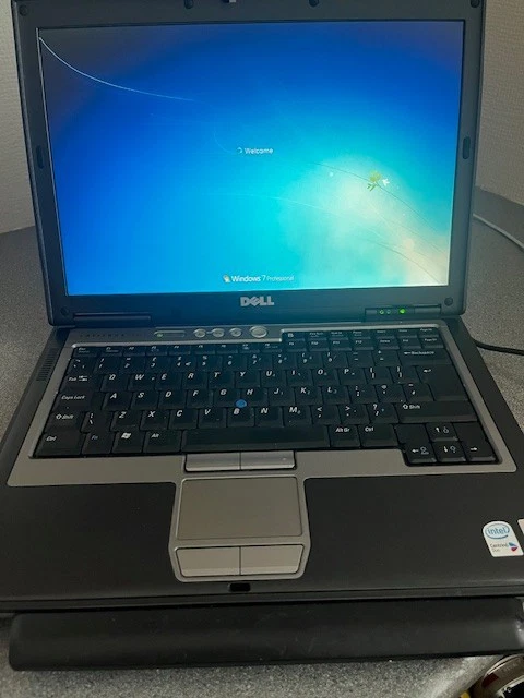 Dell D620 Intel T2300 1.66GHz 2.0GB Ram 40GB HDD Windows 7 DVD WiFi - Image 4 of 4
