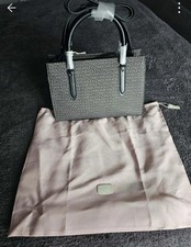 Radley arlington court signature logo .