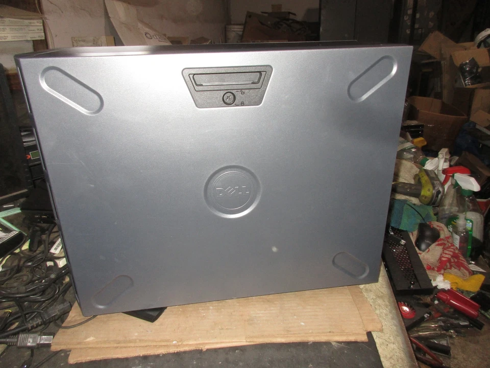 Dell PowerEdge T330 8x3.5" Xeon E3-1240v5 @ 3.50GHz, 16GB 2x 4TB HDD H330 2PSU - Image 2 of 4