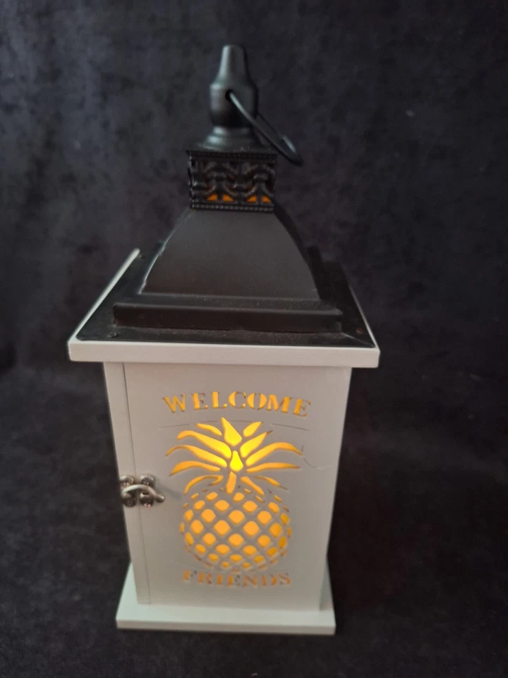 Lanterna de abacaxi Newport RI Hospitality Welcome com vela operada por bateria - Imagem 3 de 4