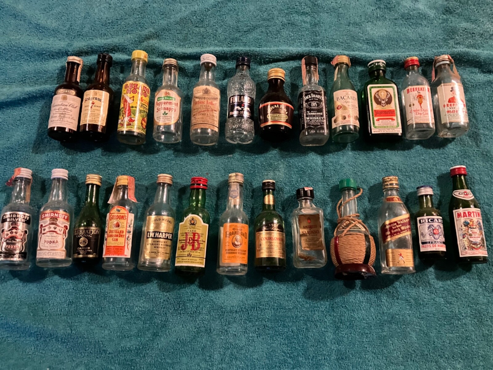 VINTAGE MINIATURE GLASS AIRLINE LIQUOR BOTTLES SET (25) ALL EMPTY eBay