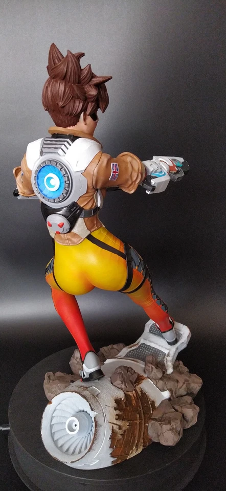Boneco de videogame pintado Tracer Statue 1/4 - Imagem 4 de 4