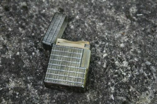 Briquets anciens et vintage de collection Dupont en argent plaqué