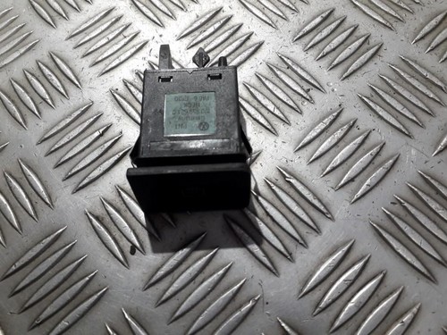 Volkswagen Golf 1999 Heated screen switch (Window Heater Switch) 1 #537266-32