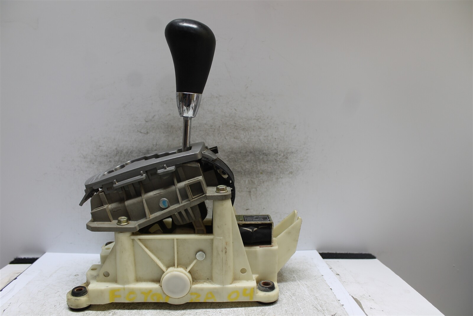 2004 Suzuki Forenza Transmission Gear Shifter Selector Assembly OEM 636