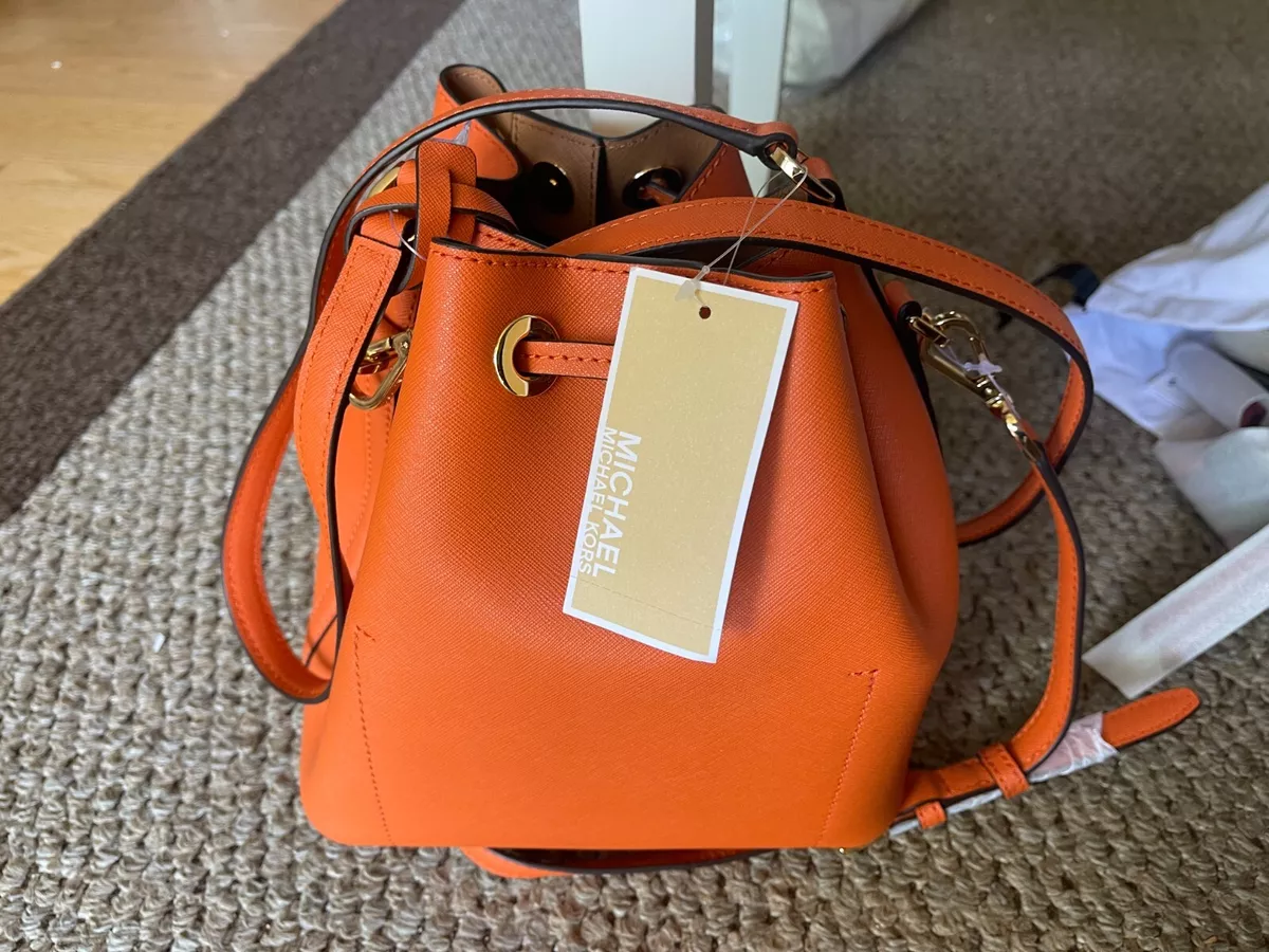 Michael Kors Greenwich Bucket Bag Review!! 