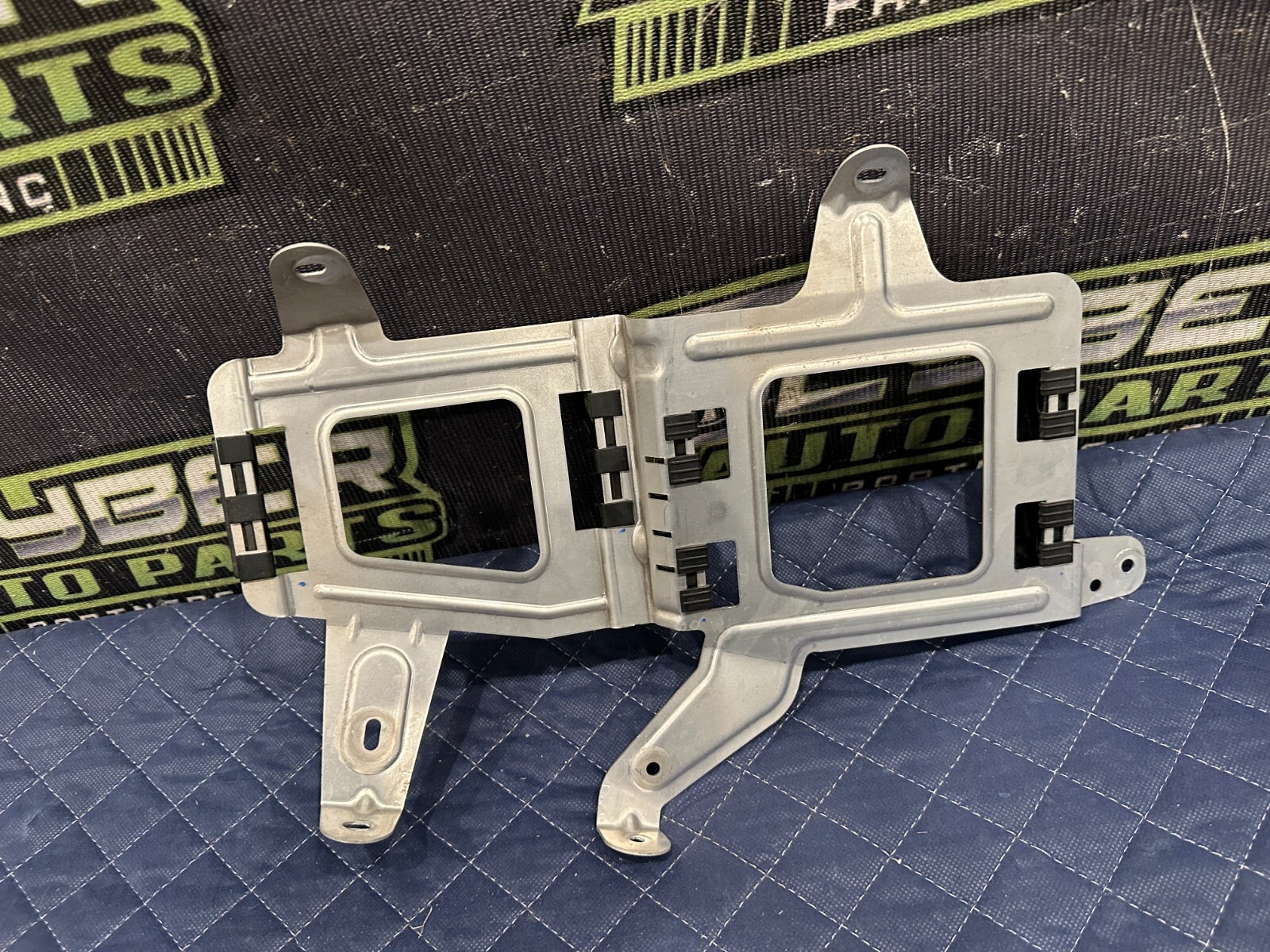 2018 AUDI R8 SPYDER BRACKET 4S7 907 461 4S7-907-461 4S7907461