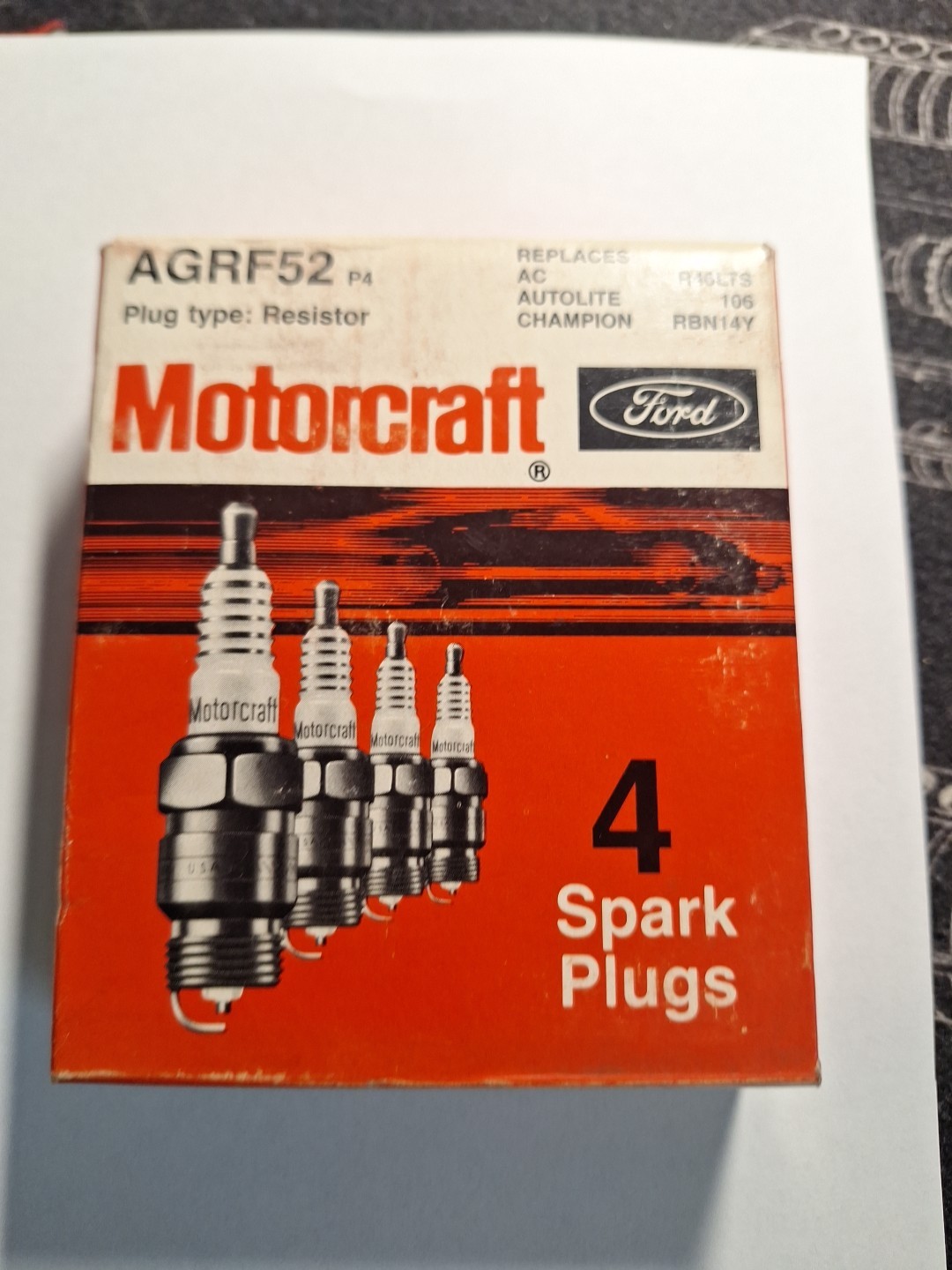 Pack Of 4 Genuine NOS Motorcraft Ford Resistor Spark Plugs. AGRF52