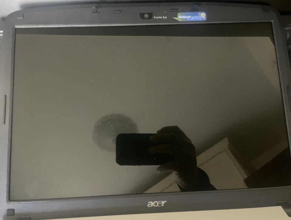 Acer Aspire 5520 NON FUNZIONANTE | Solo laptop | CPU inclusa | No RAM/SSD - Immagine 2 di 4