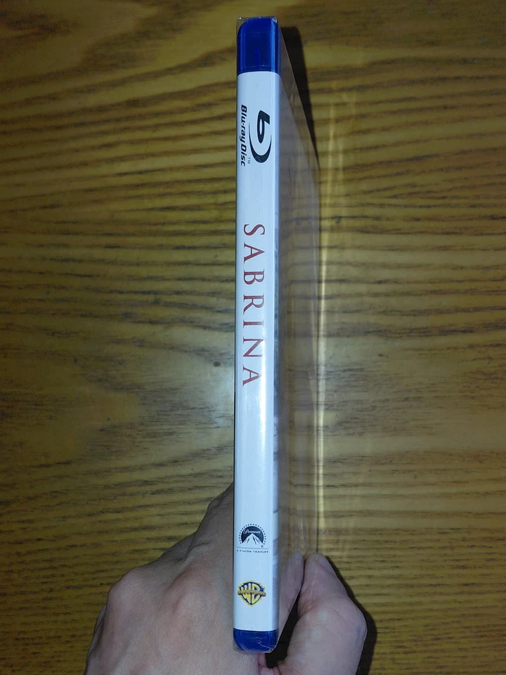 SABRINA new Bluray US region a free abc (1954, Bogart/Hepburn, UK vrsn rare/OOP) - Image 3 of 3