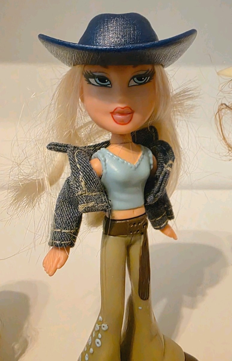 Lil Bratz Yasmin And McDonald's Chloe and Yasmin Bratz Happy Meal Toys