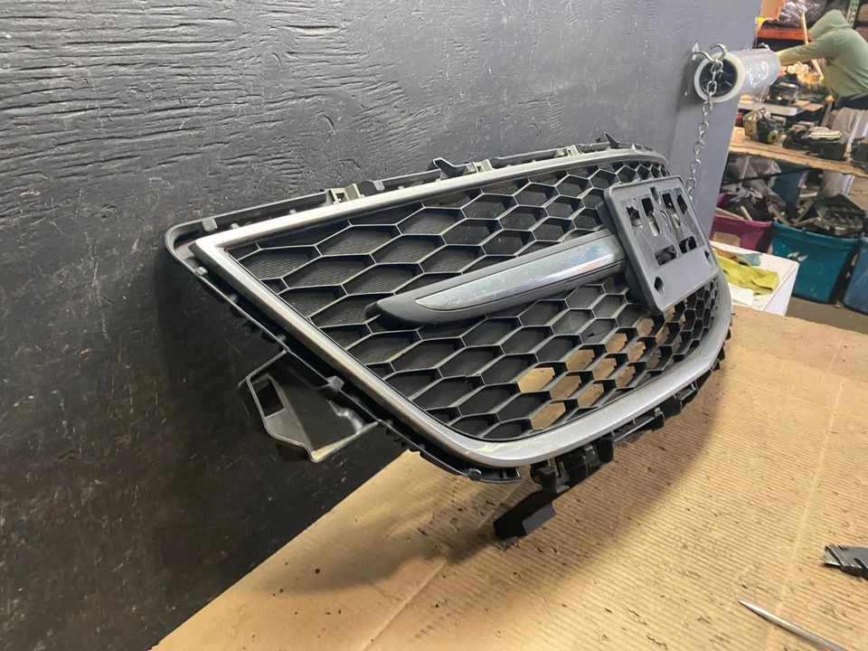 Mazda CX9 CX-9 2010 2011 2012 parrilla inferior delantera emblema OEM T6763 DG Foto 3 de 4