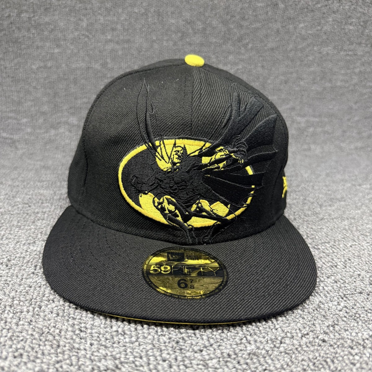 New Era 59FIFTY Batman DC Comics Fitted Hat Black Yellow Size 6 7/8 Cap